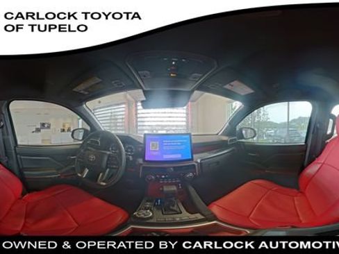 Used 2025 Toyota Tacoma TRD Off-Road AWD/4WD image 12