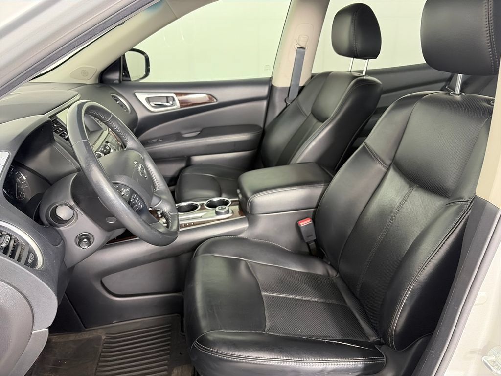 Used 2016 Nissan Pathfinder Platinum AWD/4WD image 11