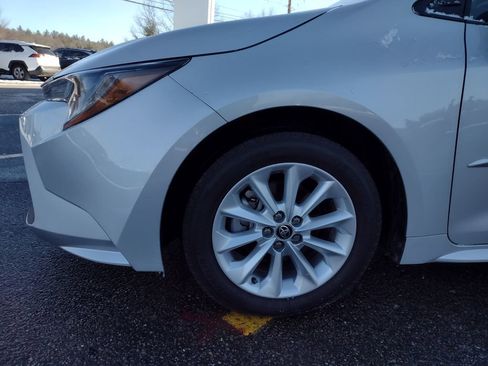 Used 2020 Toyota Corolla LE w/ LE Premium Package image 2