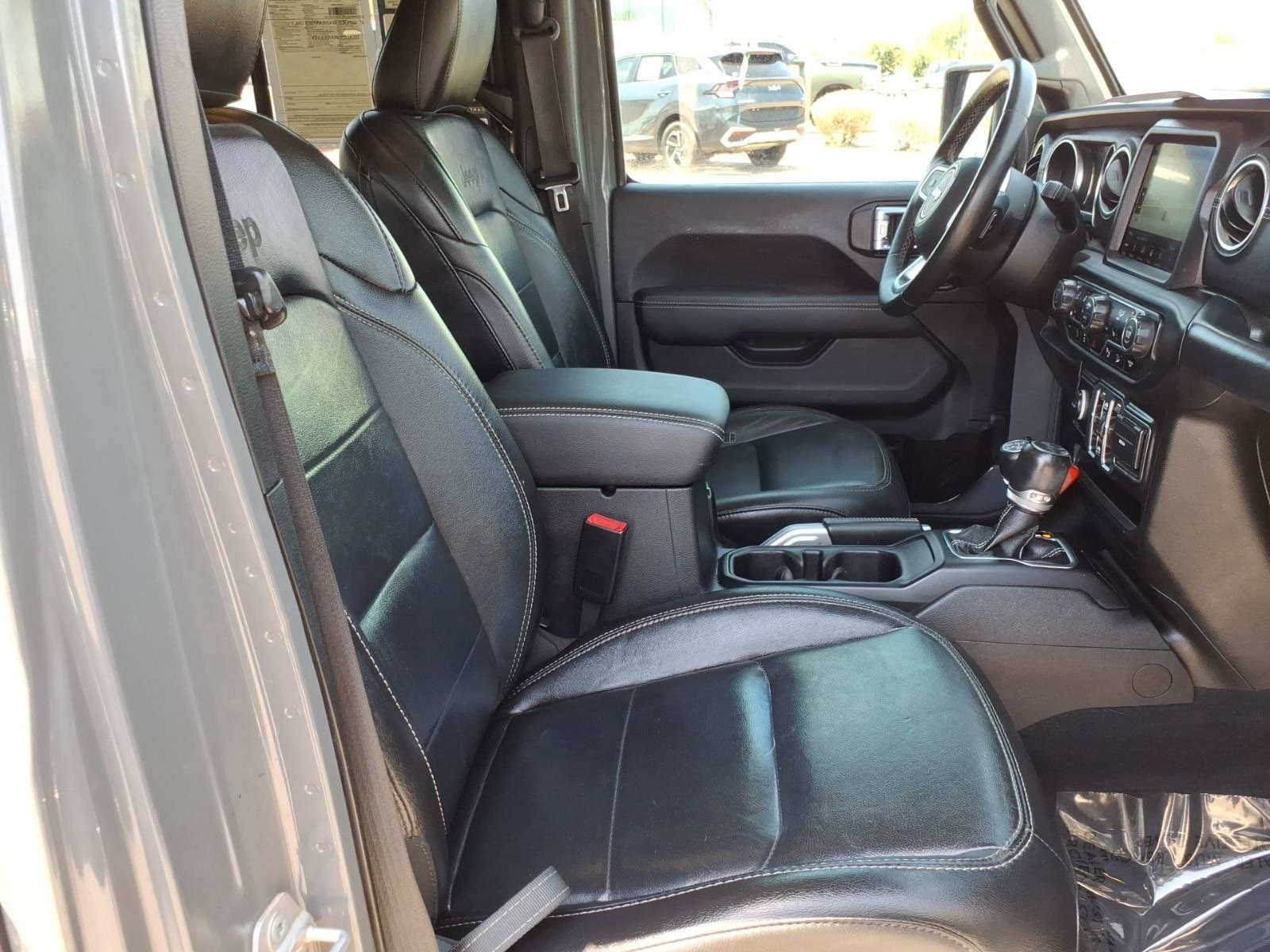 Used 2019 Jeep Wrangler Unlimited Sahara w/ Quick Order Package 24M Moab AWD/4WD image 11