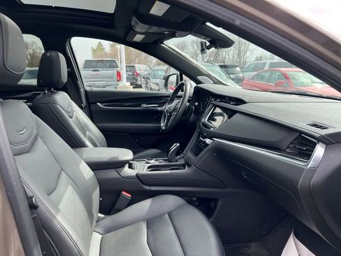 Used 2023 Cadillac XT5 Premium Luxury image 12
