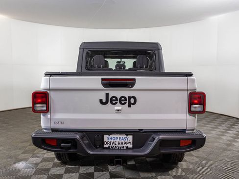 Used 2023 Jeep Gladiator Sport w/ Trailer Tow Package AWD/4WD image 14
