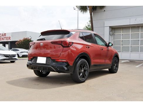 Used 2024 Buick Encore GX Sport Touring FWD image 4