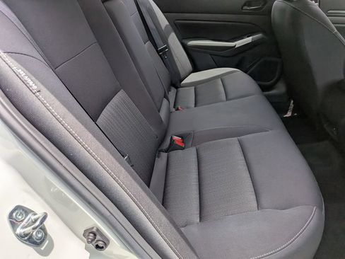 Used 2025 Nissan Altima 2.5 SV FWD image 29