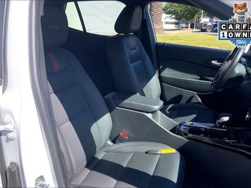 Used 2024 Chevrolet Trax RS w/ Sunroof Package FWD image 6