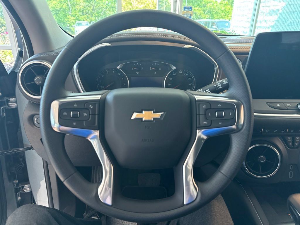 New 2025 Chevrolet Blazer LT w/ Convenience Package AWD/4WD image 21