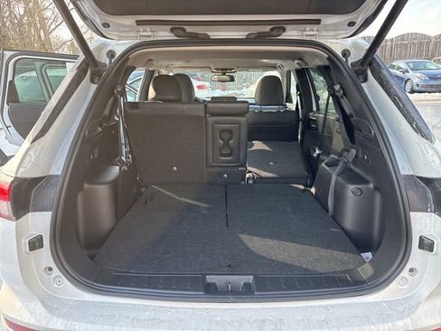 Used 2022 Mitsubishi Outlander SE image 25