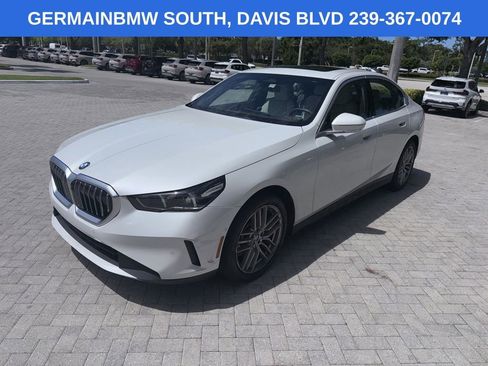 Certified 2024 BMW 530i w/ Premium Package RWD image 1