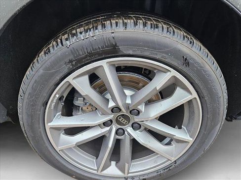 Used 2025 Audi Q3 2.0T Premium w/ Convenience Package AWD/4WD image 9