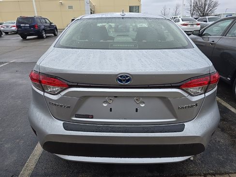 Used 2020 Toyota Corolla LE image 3