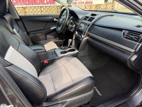 Used 2013 Toyota Camry SE FWD image 11