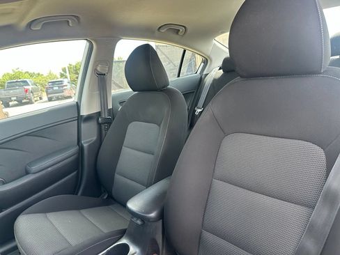 Used 2018 Kia Forte LX FWD image 9