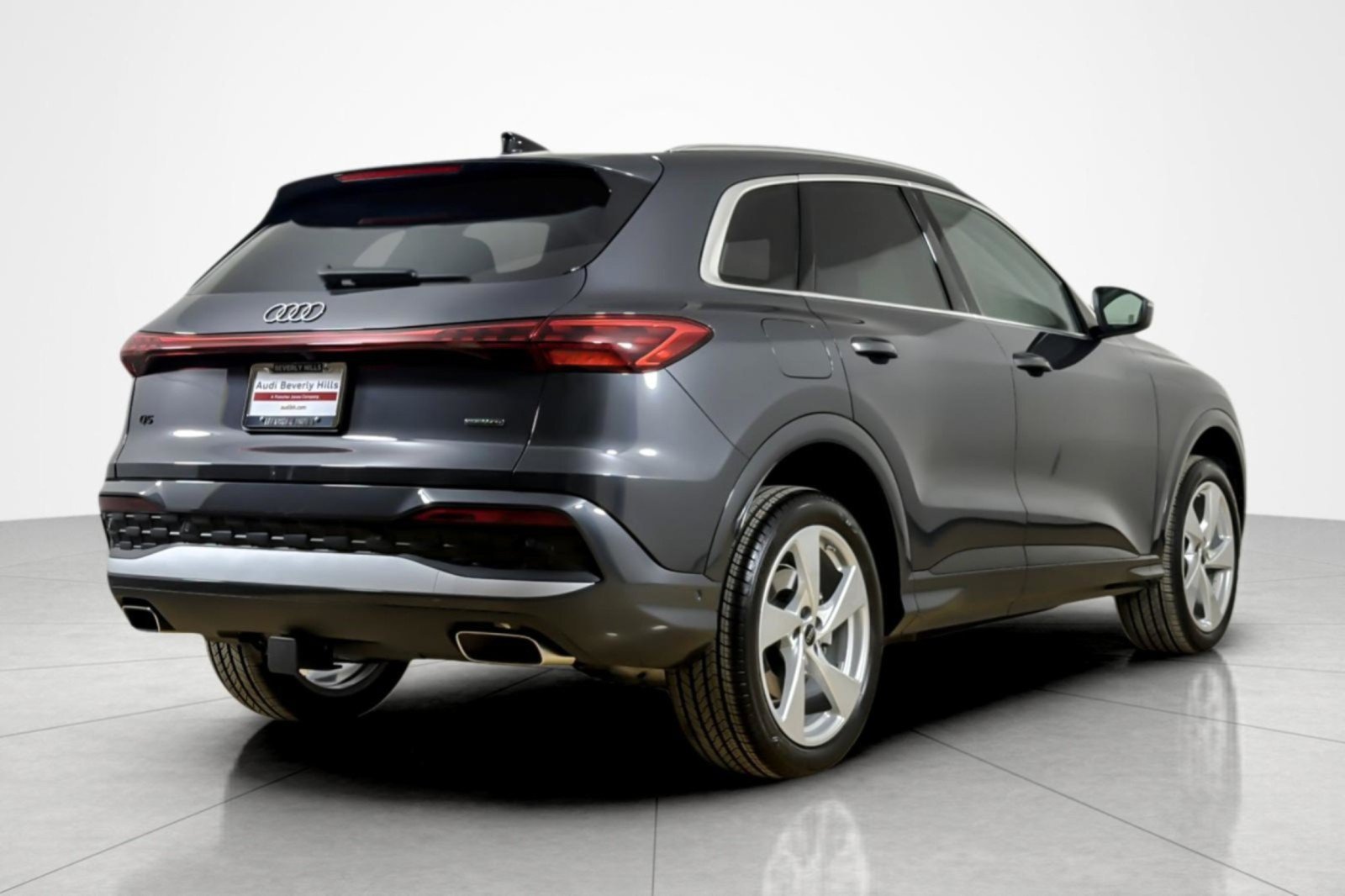 Used 2025 Audi Q5 Premium Plus w/ Premium Plus AWD/4WD image 5