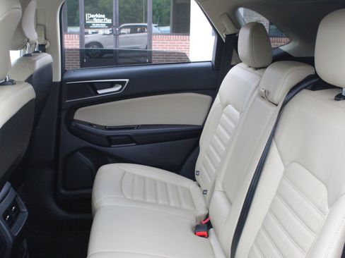 Used 2016 Ford Edge SEL w/ Equipment Group 201A FWD image 25