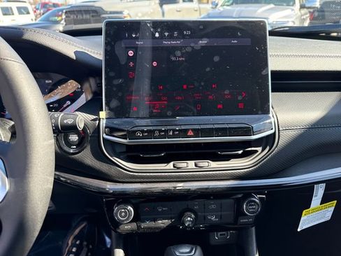 New 2026 Jeep Compass Latitude image 22