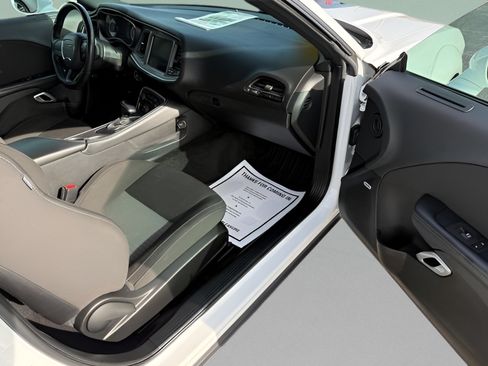 Used 2022 Dodge Challenger R/T Scat Pack RWD image 10