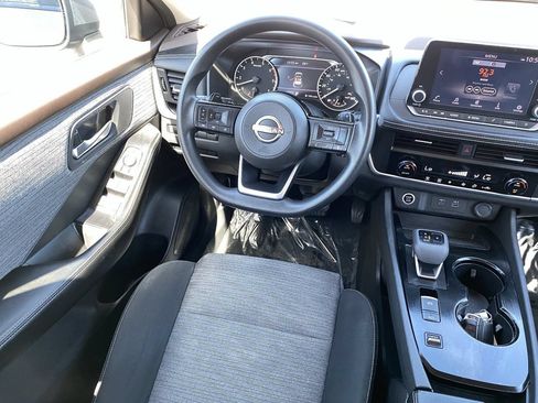 Used 2023 Nissan Rogue SV FWD image 16