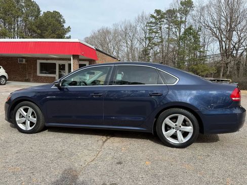 Used 2012 Volkswagen Passat 2.5 SE FWD image 2