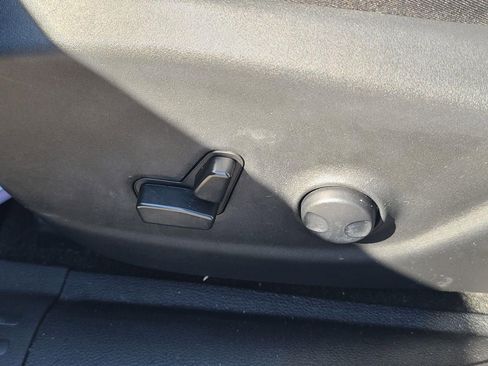 Used 2022 Jeep Cherokee Limited image 13