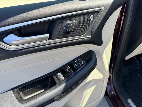 Used 2019 Ford Edge Titanium w/ Equipment Group 301A AWD/4WD image 20