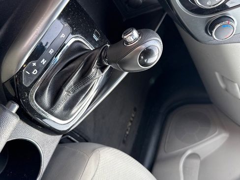 Used 2013 Kia Forte EX image 16