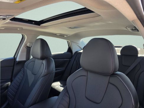New 2026 Hyundai Elantra Limited FWD image 24