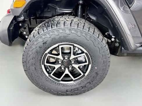 New 2026 Jeep Gladiator Rubicon w/ Safety Group image 31