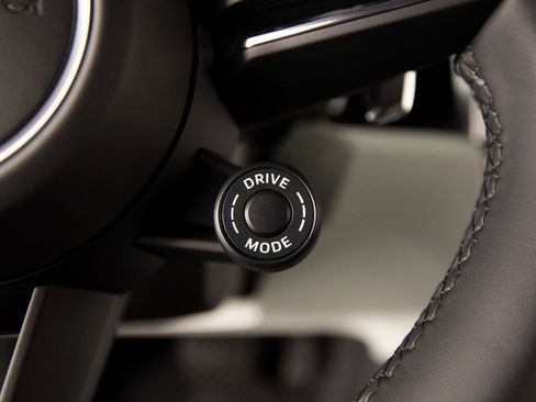 New 2026 Porsche Macan S image 26