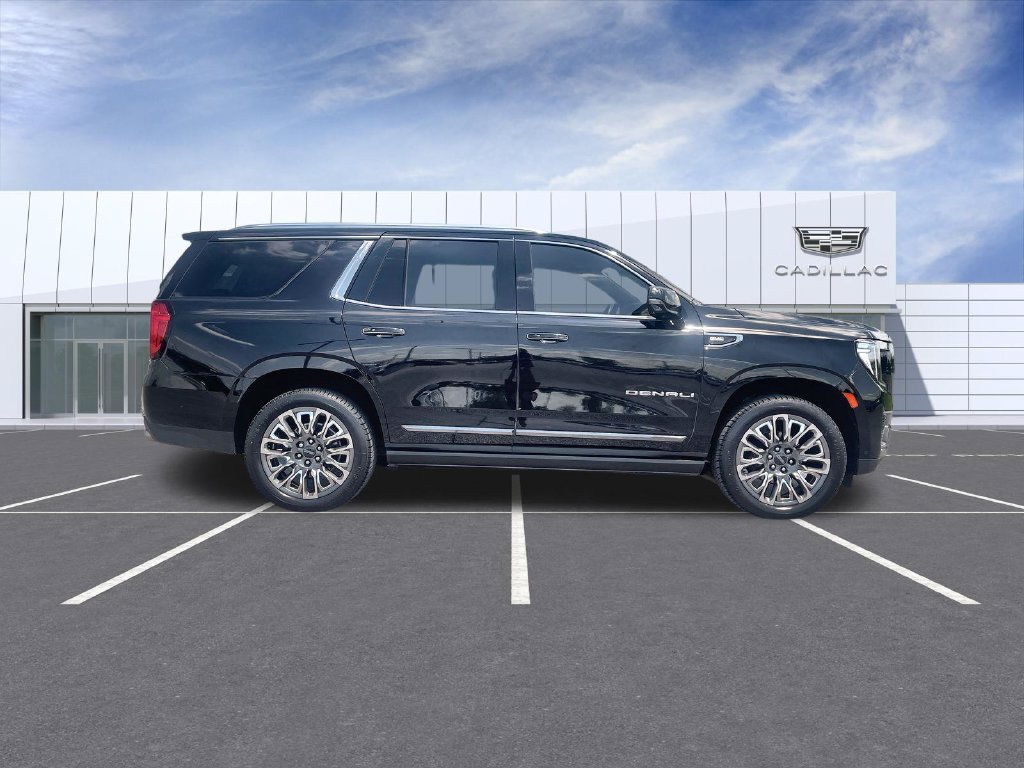 Used 2023 GMC Yukon Denali Ultimate AWD/4WD image 9