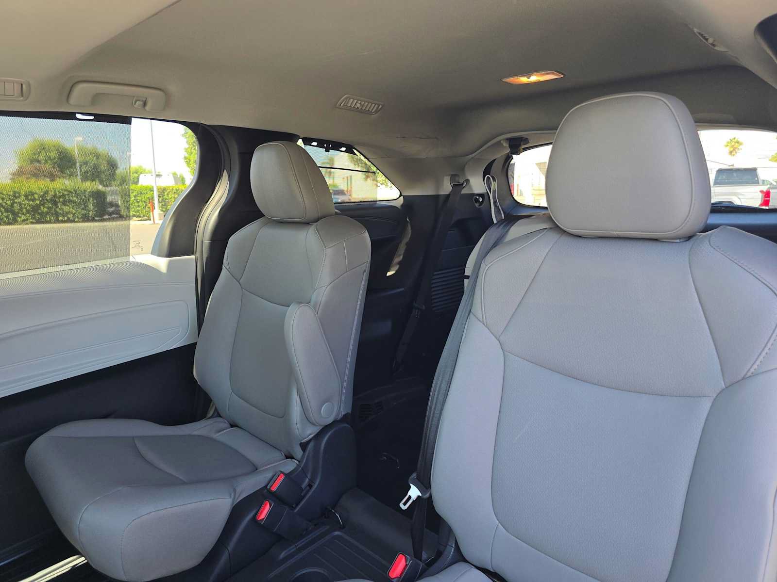 Certified 2026 Toyota Sienna XLE FWD image 19