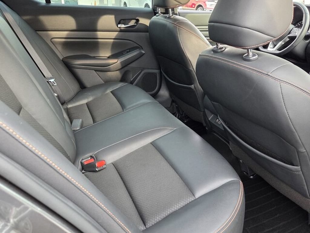 Used 2021 Nissan Altima 2.5 SR FWD image 15