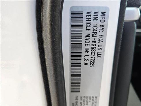 New 2025 Jeep Grand Cherokee Limited w/ Luxury Tech Group II image 18