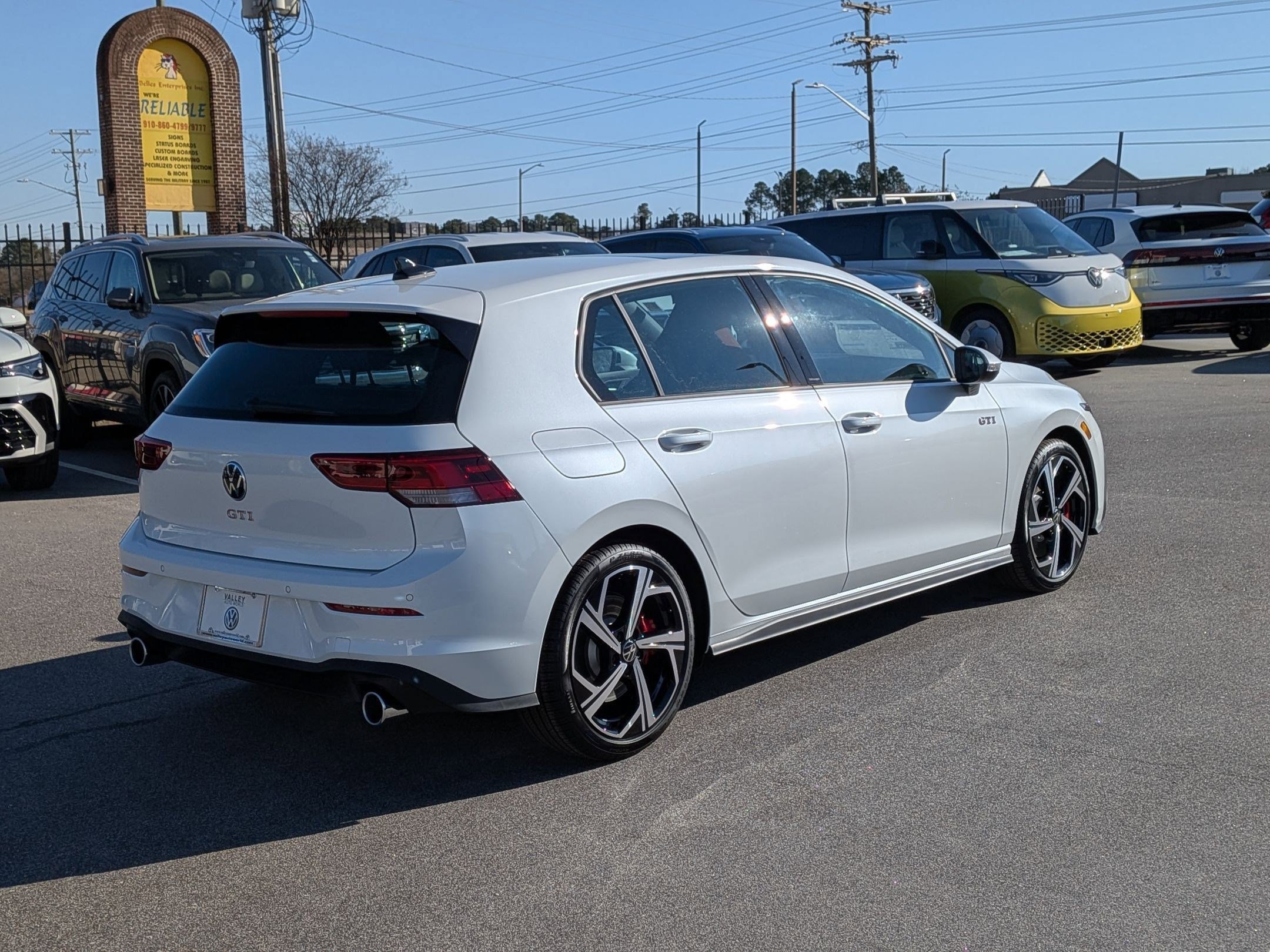 New 2026 Volkswagen GTI SE FWD image 3