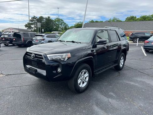 Used 2021 Toyota 4Runner SR5 Premium AWD/4WD image 2