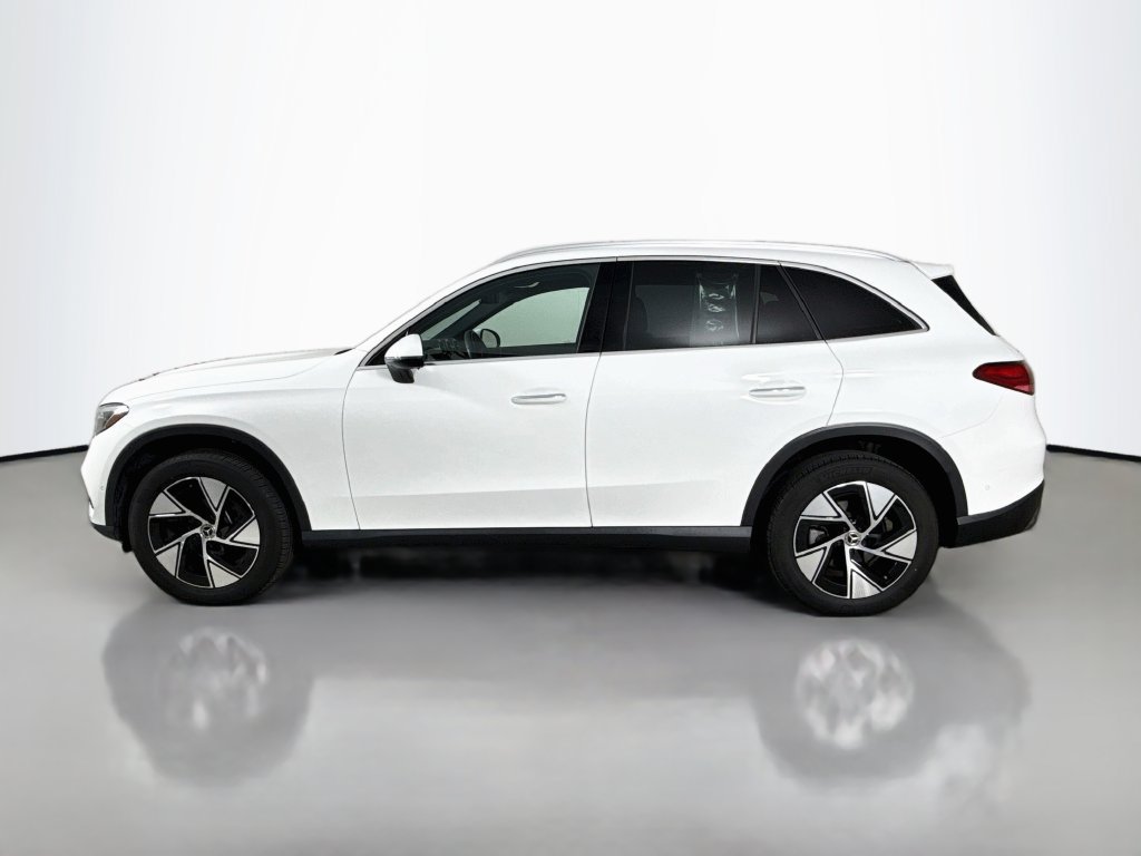 Used 2024 Mercedes-Benz GLC 300 image 4