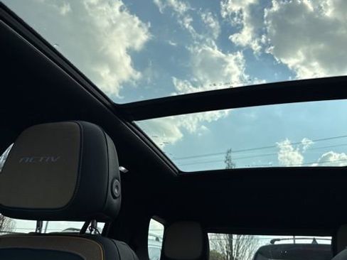 Used 2025 Chevrolet Equinox ACTIV w/ Safety and Technology Package image 9