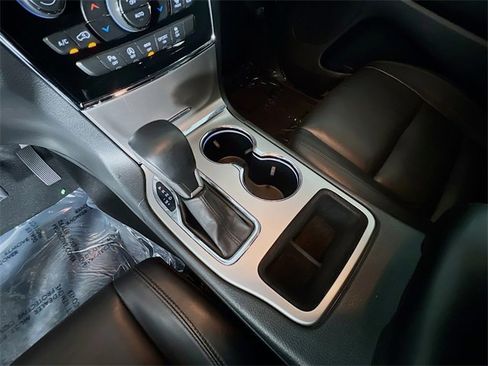 Used 2019 Jeep Grand Cherokee Limited image 24