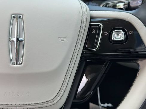 New 2026 Lincoln Aviator 2WD w/ Jet Appearance Package image 32