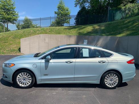 Used 2014 Ford Fusion Energi Titanium FWD image 2