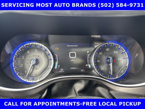 Used 2017 Chrysler Pacifica Limited image 30