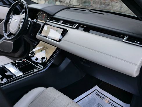 Used 2018 Land Rover Range Rover Velar R-Dynamic HSE image 29