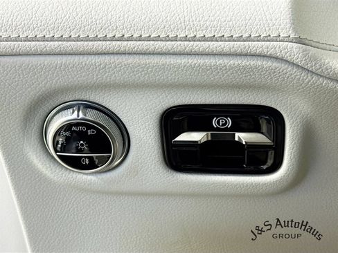 Used 2023 Mercedes-Benz EQS 450+ SUV image 10