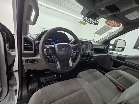 Used 2022 Ford F250 XL w/ Power Equipment Group image 13