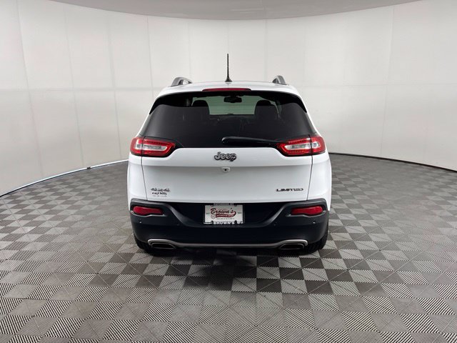 Used 2017 Jeep Cherokee Limited w/ Luxury Group AWD/4WD image 6