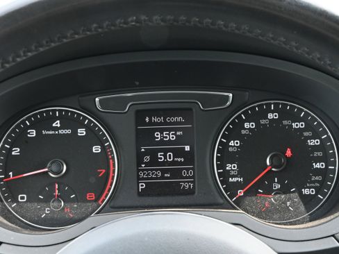 Used 2018 Audi Q3 2.0T Premium w/ Convenience Package image 16