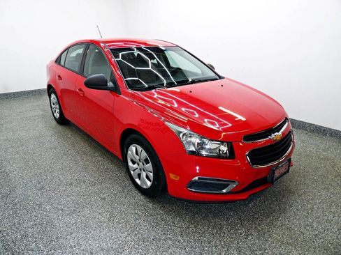 Used 2015 Chevrolet Cruze LS image 3
