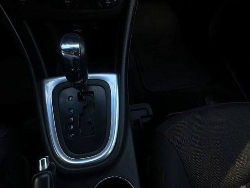 Used 2013 Dodge Avenger SXT FWD image 48