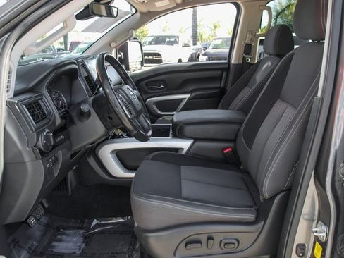 Used 2023 Nissan Titan SV w/ SV Convenience Package image 17