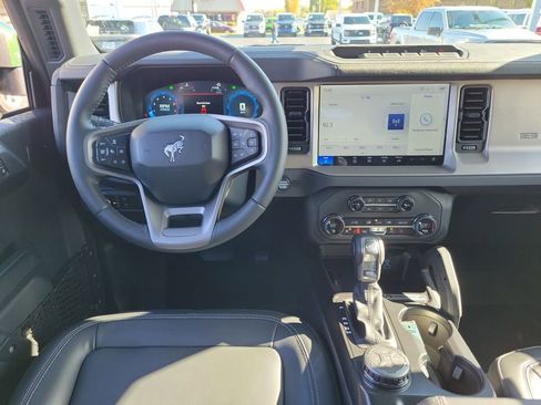 New 2025 Ford Bronco Outer Banks w/ Sasquatch Package image 12