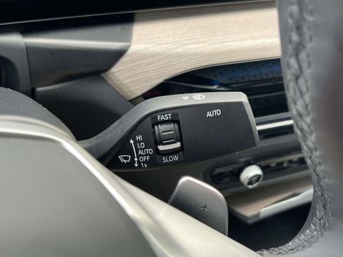 Used 2025 BMW 330i xDrive Sedan image 23